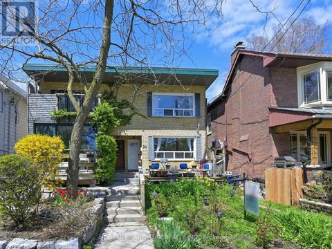 SECOND FLOOR - 24 KEWBEACH AVENUE Toronto (The Beaches) ON M4L1B7