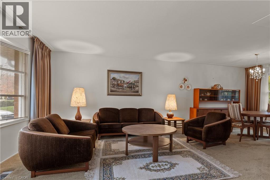 30 THORNRIDGE Crescent