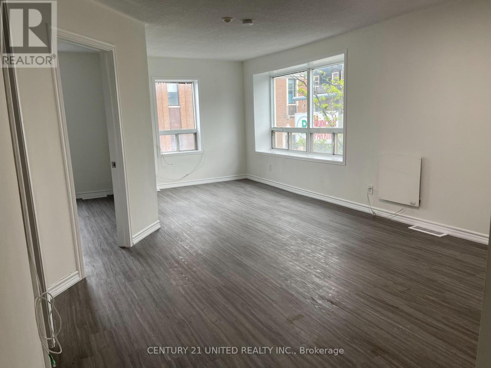 9 - 174.5 HUNTER STREET W