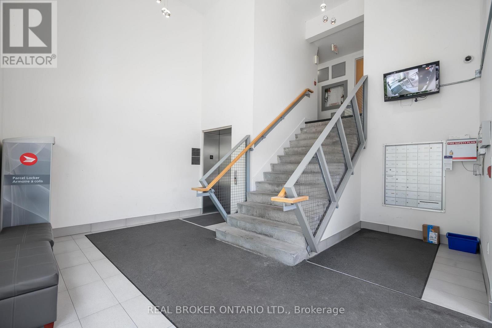 102 - 360 CUMBERLAND STREET