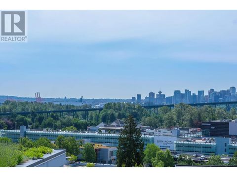 102 908 KEITH ROAD West Vancouver BC V7T1M3