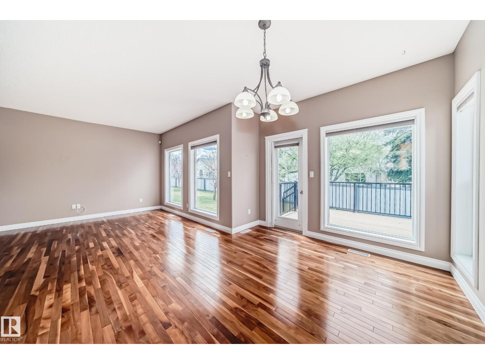 1 LONGVIEW CR
