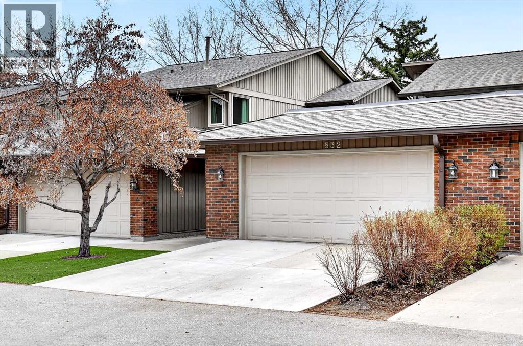 832, 860 Midridge Drive SE