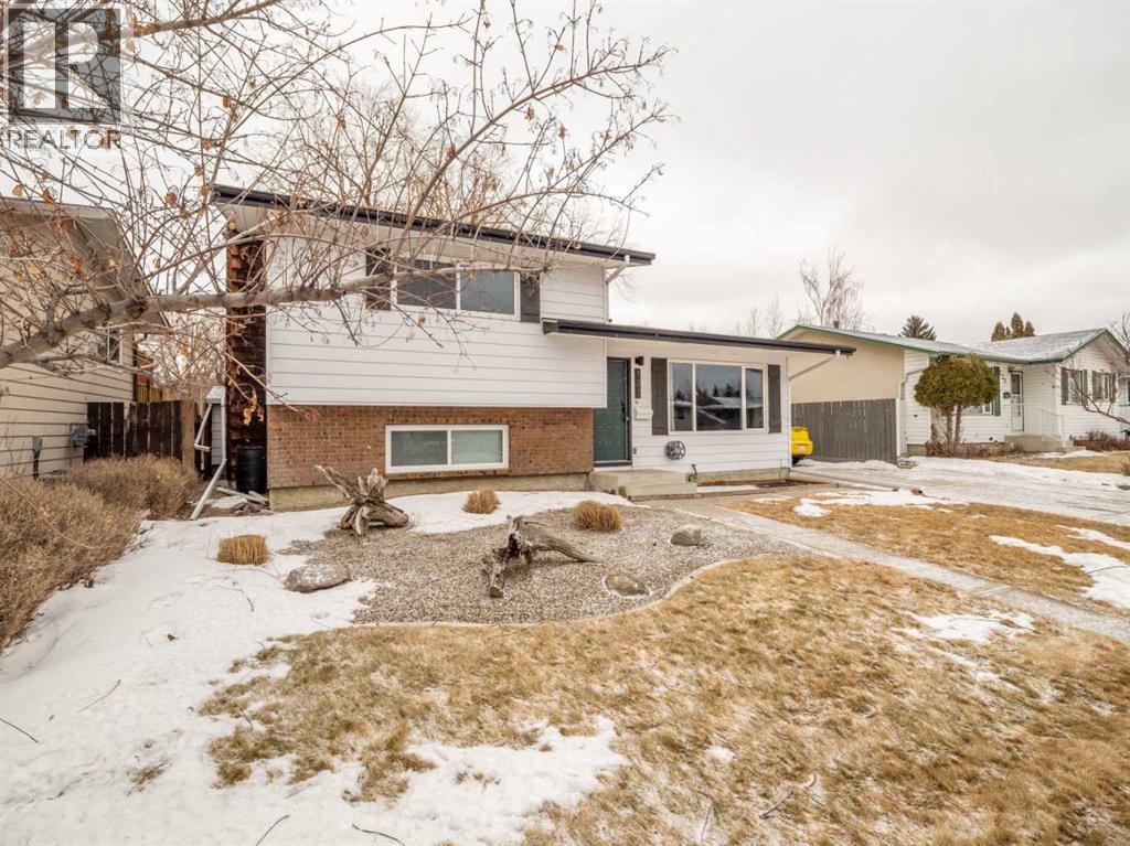 137 Pensacola Court W