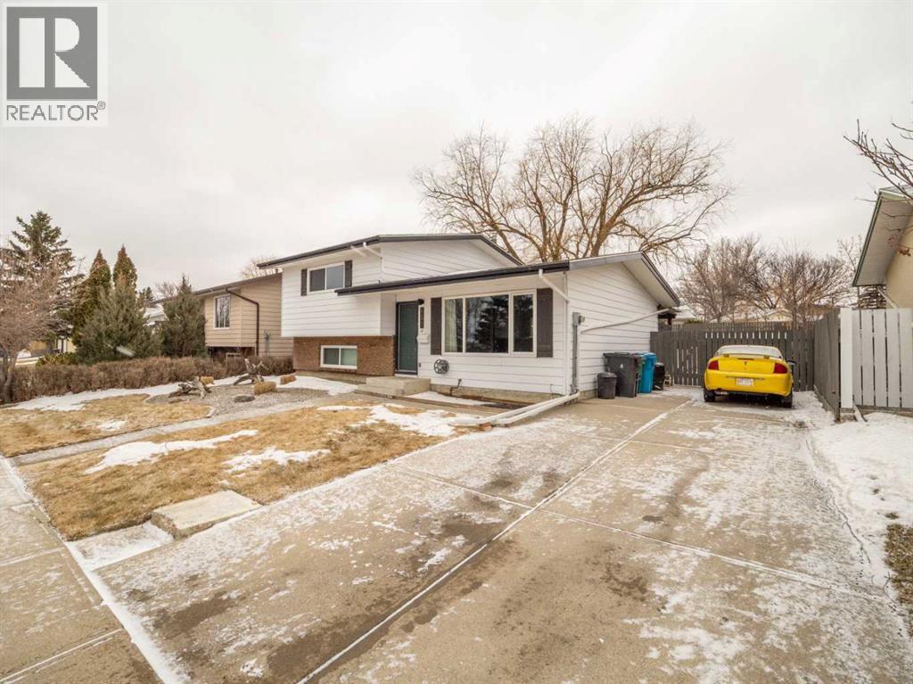 137 Pensacola Court W