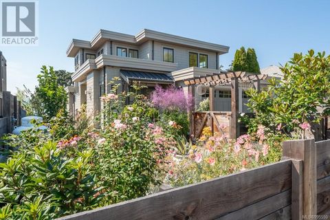 10718 Madrona Dr North Saanich BC V8L5M7
