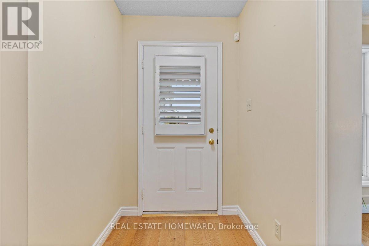 339 BUSHVIEW CRESCENT