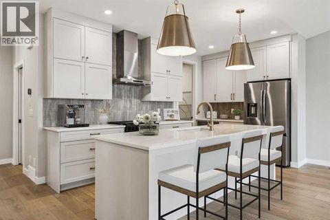 644 Shawnee Terrace SW Calgary AB T2Y0X5