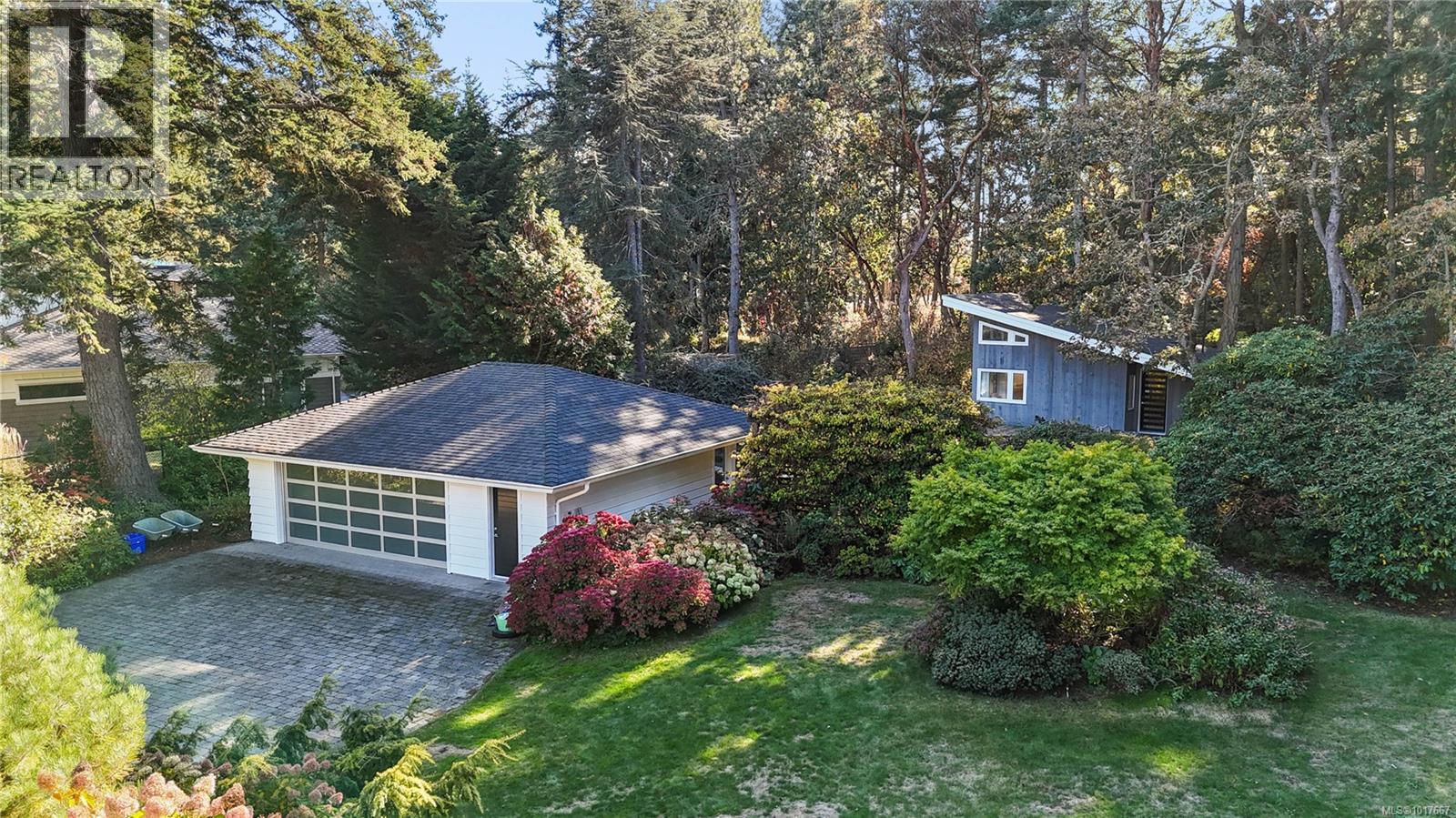 2623 Queenswood Dr