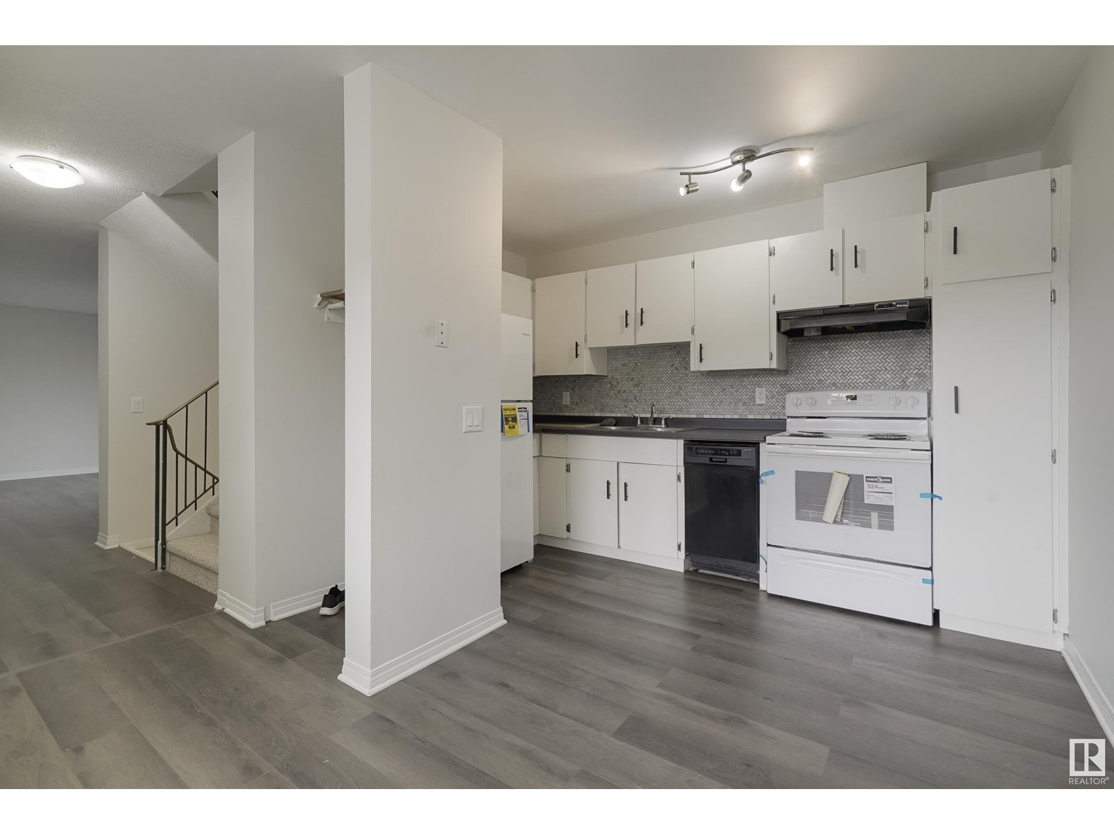 17751 95 ST NW