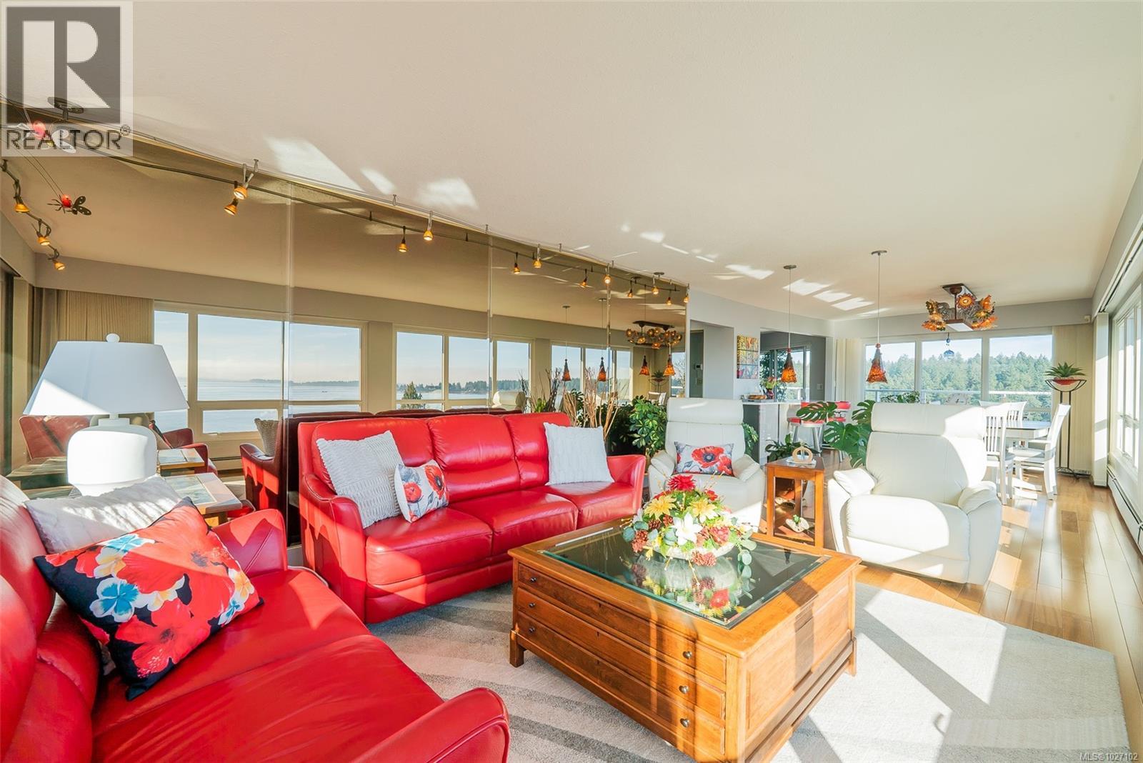 700 375 Newcastle Ave