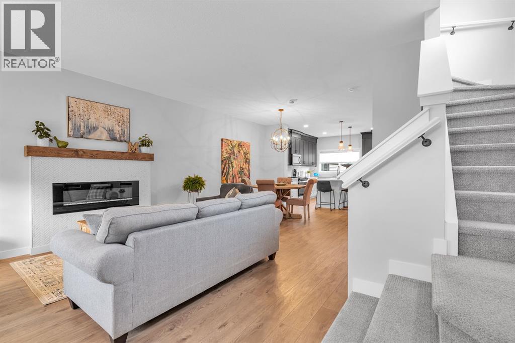 32 Legacy Reach Crescent SE