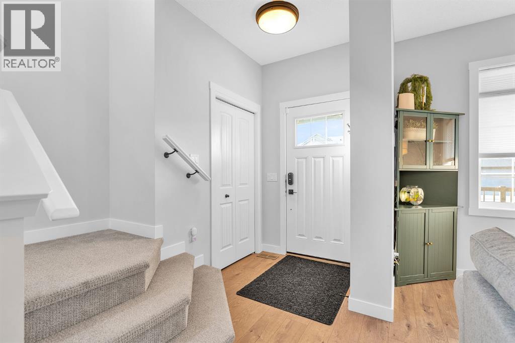 32 Legacy Reach Crescent SE