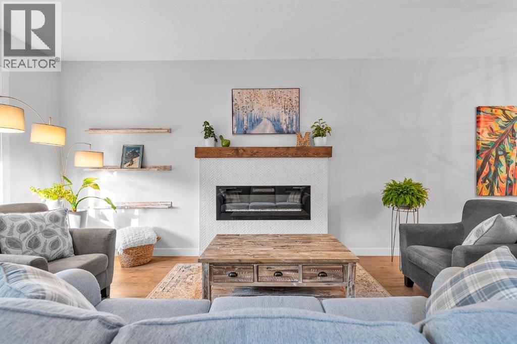 32 Legacy Reach Crescent SE