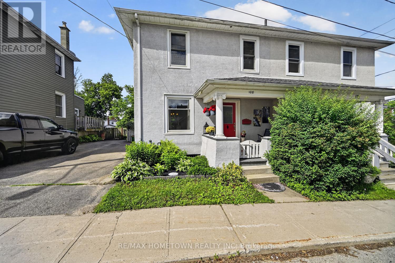 108 BETHUNE STREET