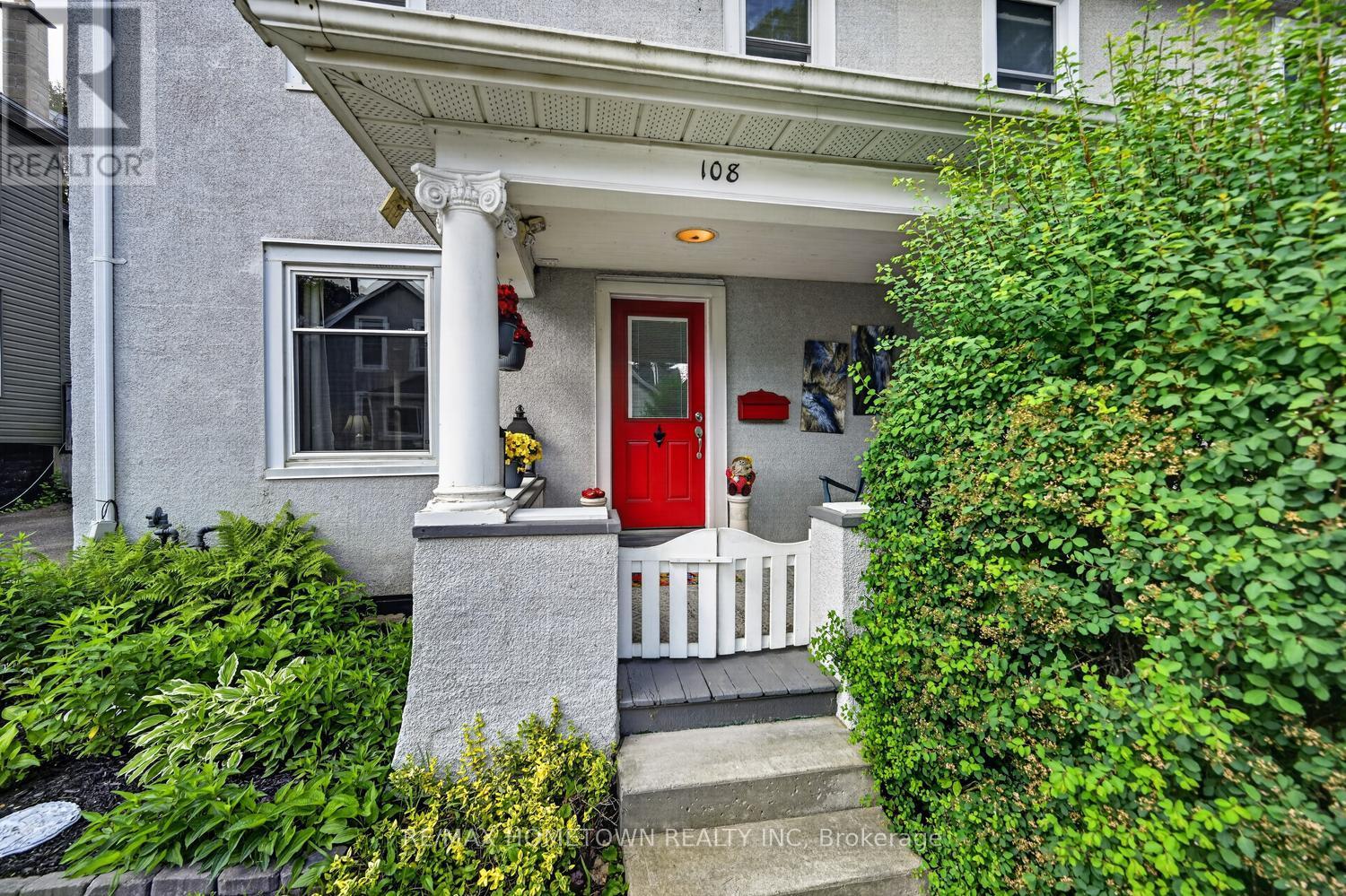 108 BETHUNE STREET