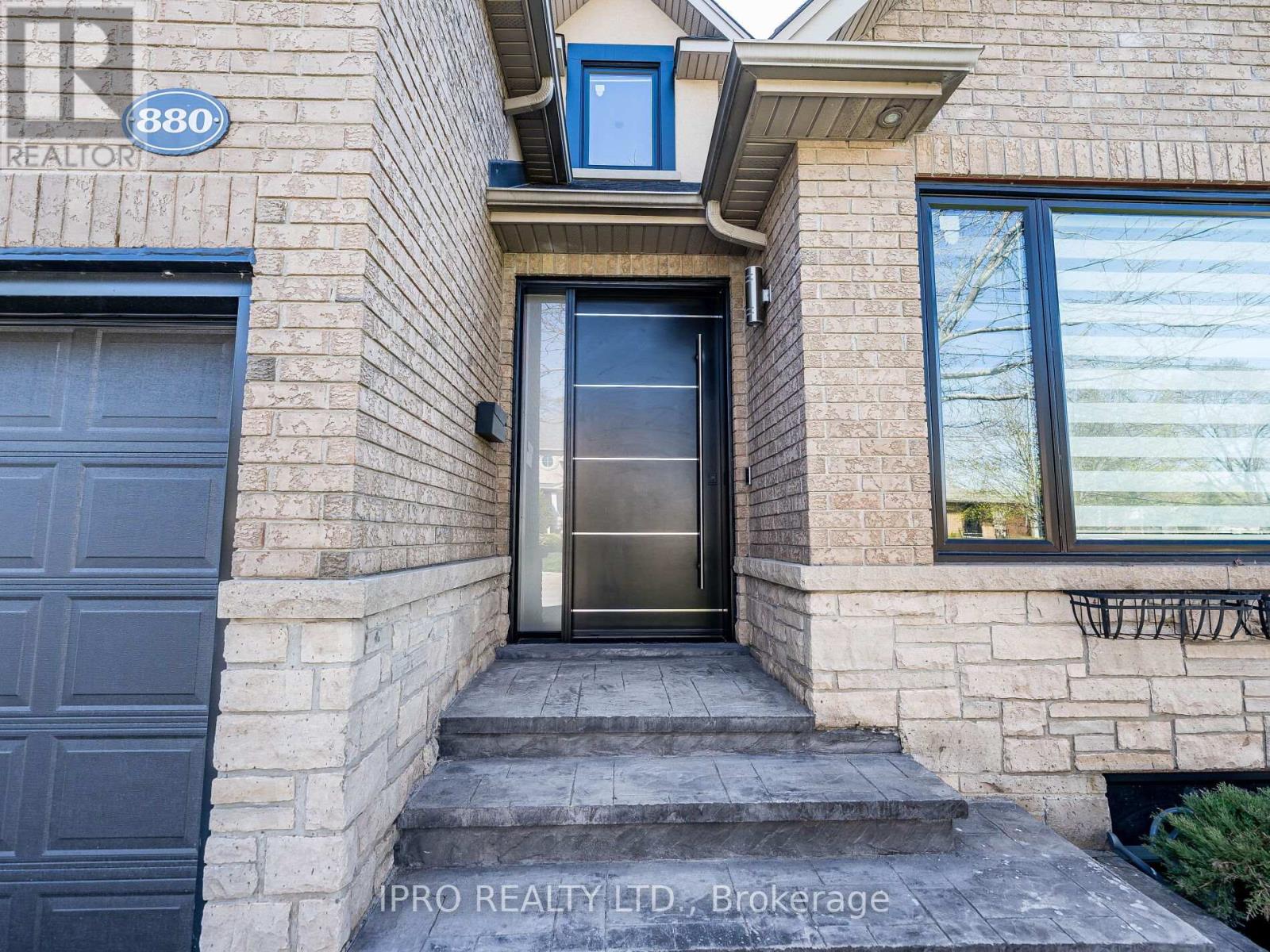 880 6TH STREET