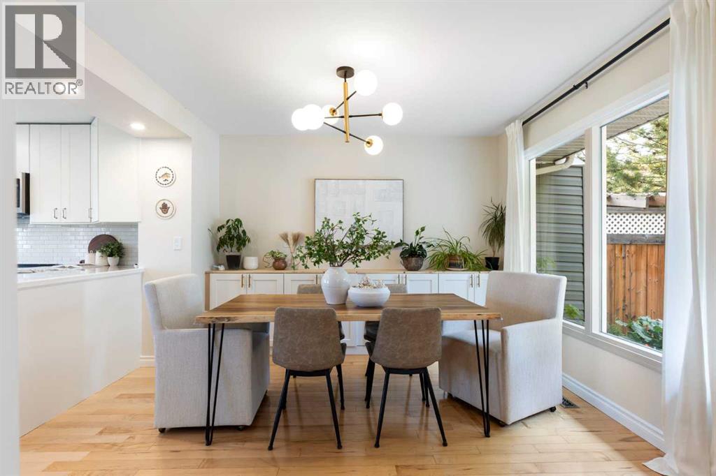 8 Midridge Bay SE