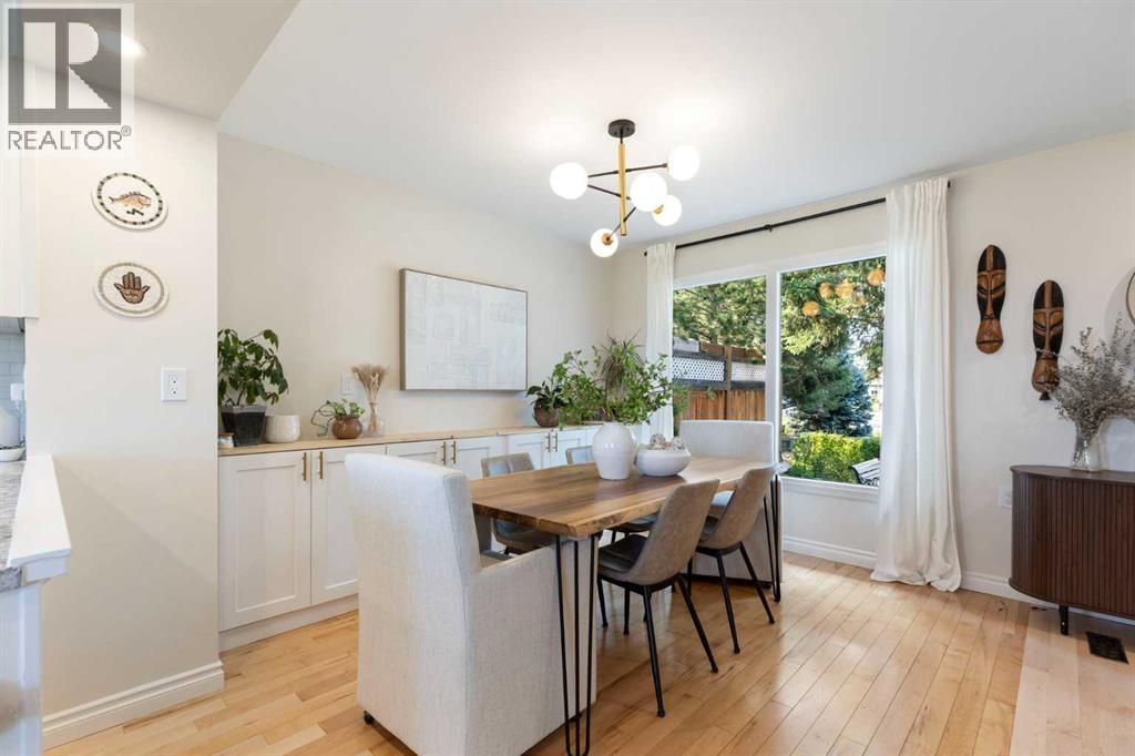 8 Midridge Bay SE