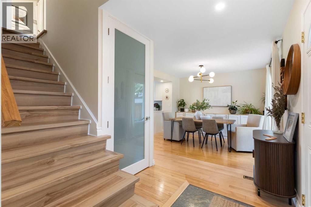 8 Midridge Bay SE