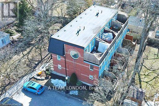 3 - 39 REGINA STREET