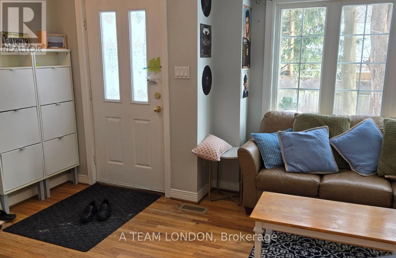 3 - 39 REGINA STREET