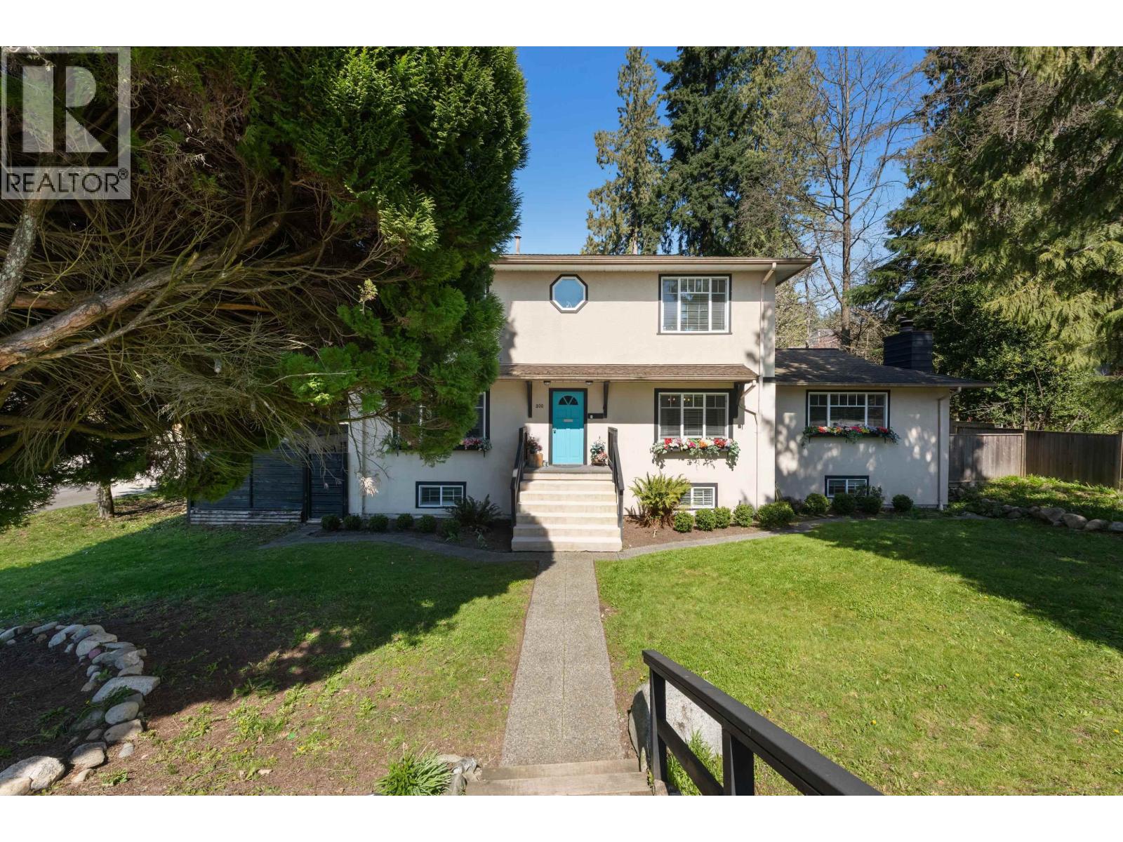 300 E 25TH STREET