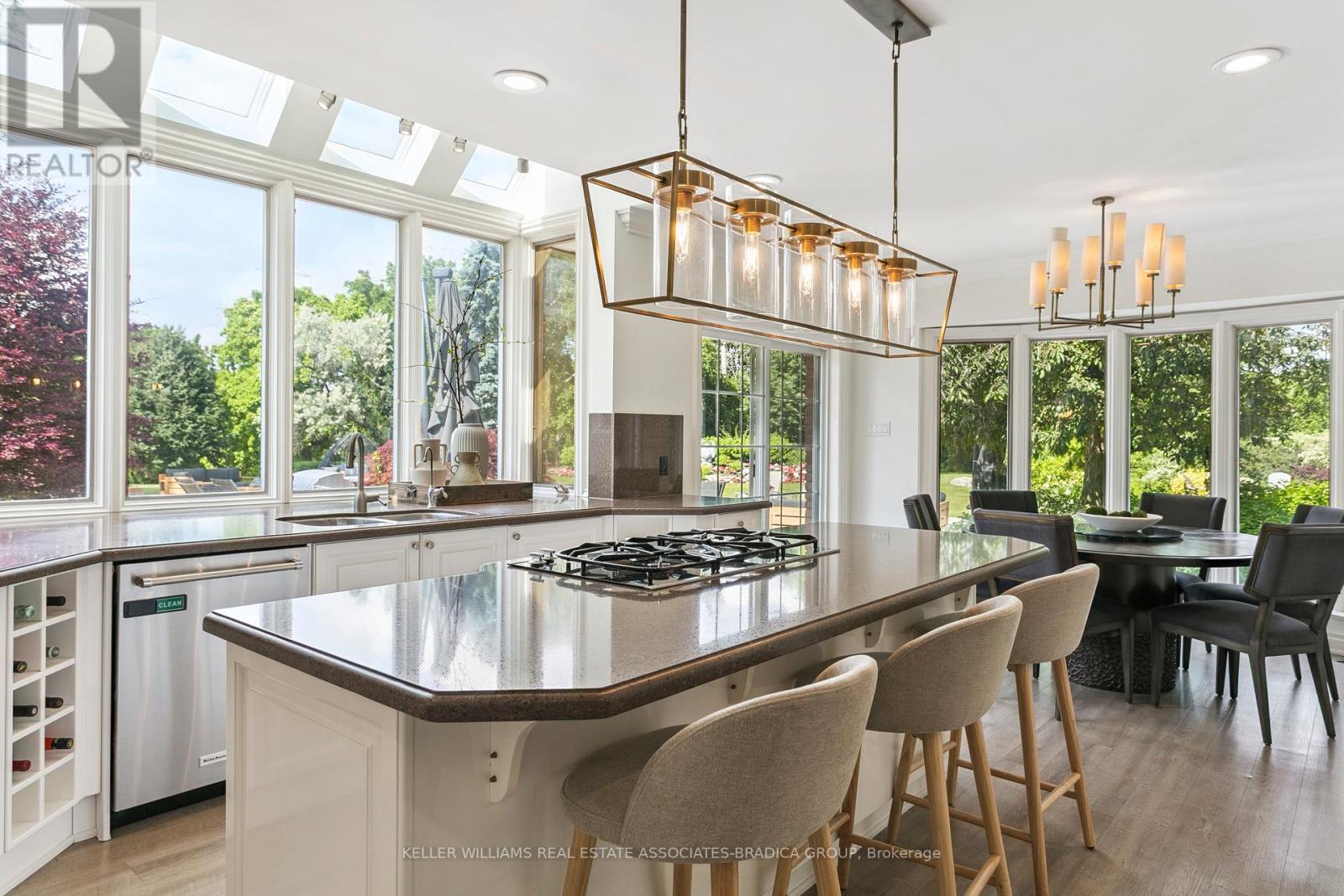 19 LORRAINE GARDENS