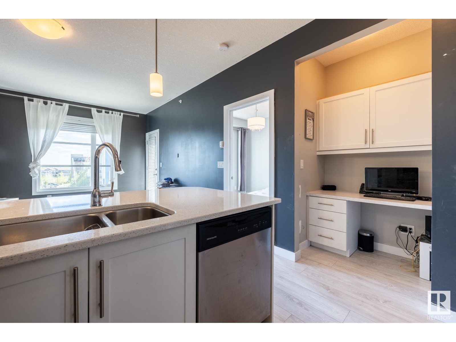 #415 2590 ANDERSON WY SW