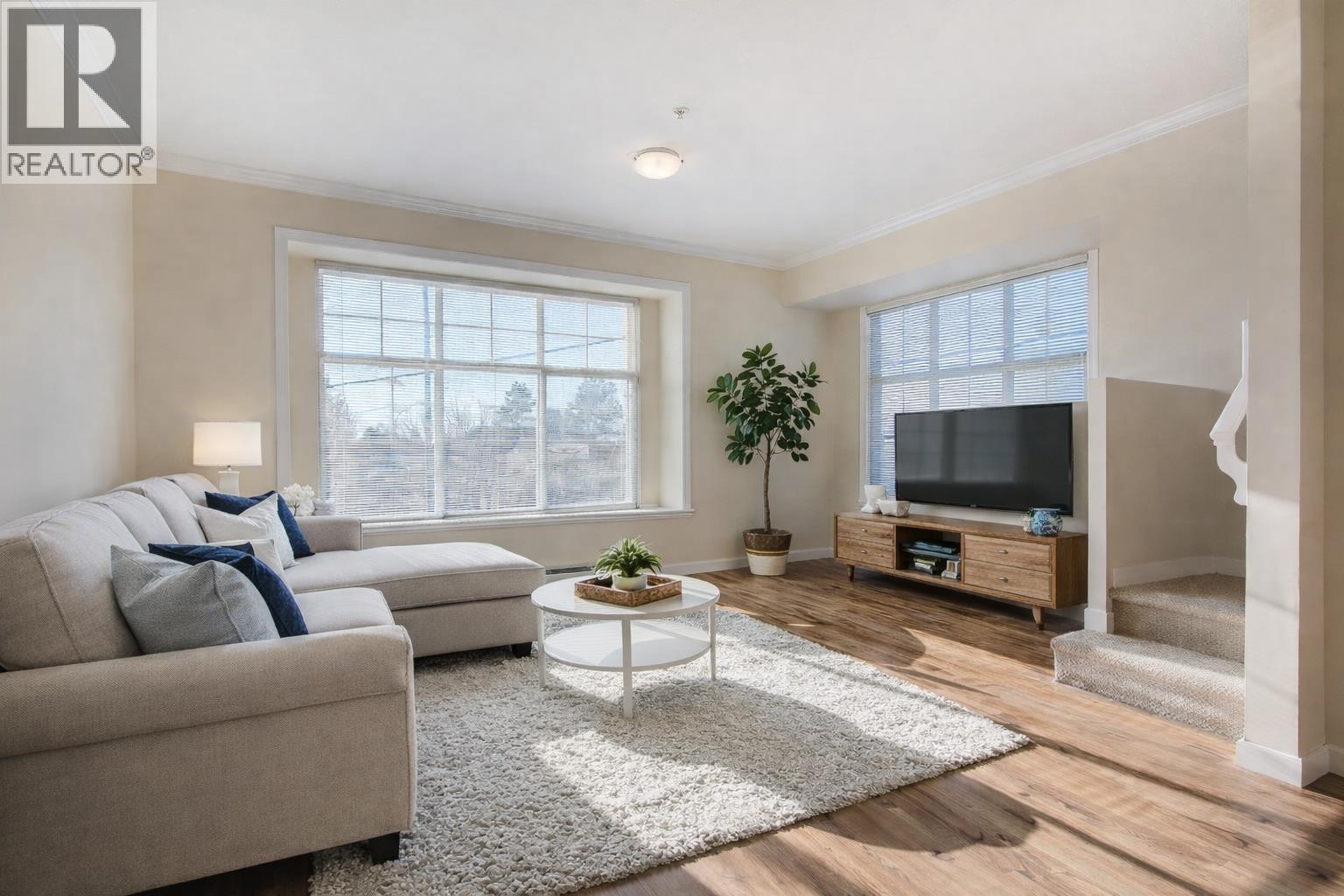 1 22466 NORTH AVENUE