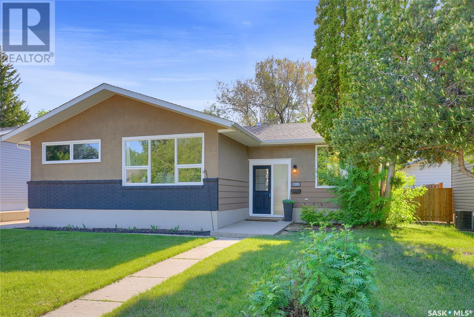 1385 Queen CRESCENT