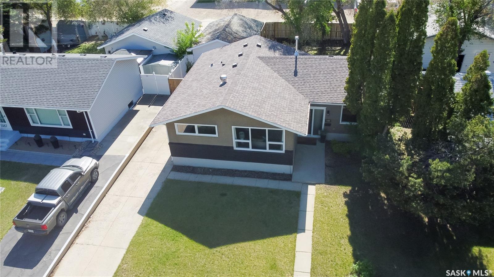 1385 Queen CRESCENT