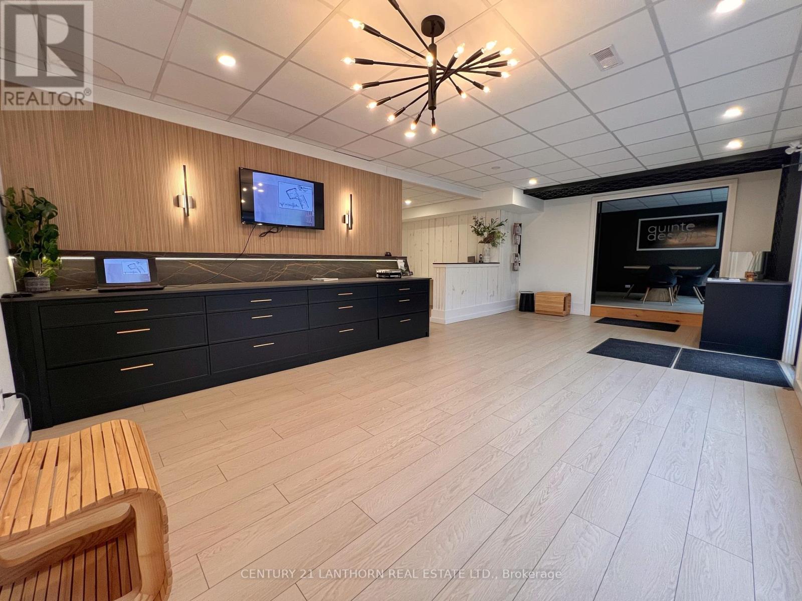 318 PICTON MAIN STREET