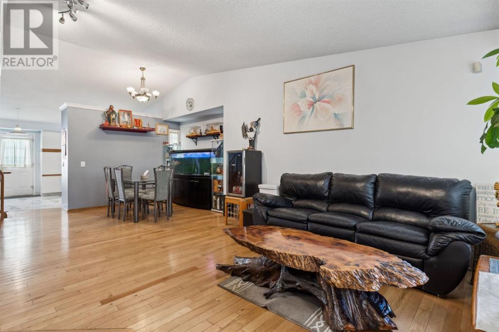894 Applewood Drive SE