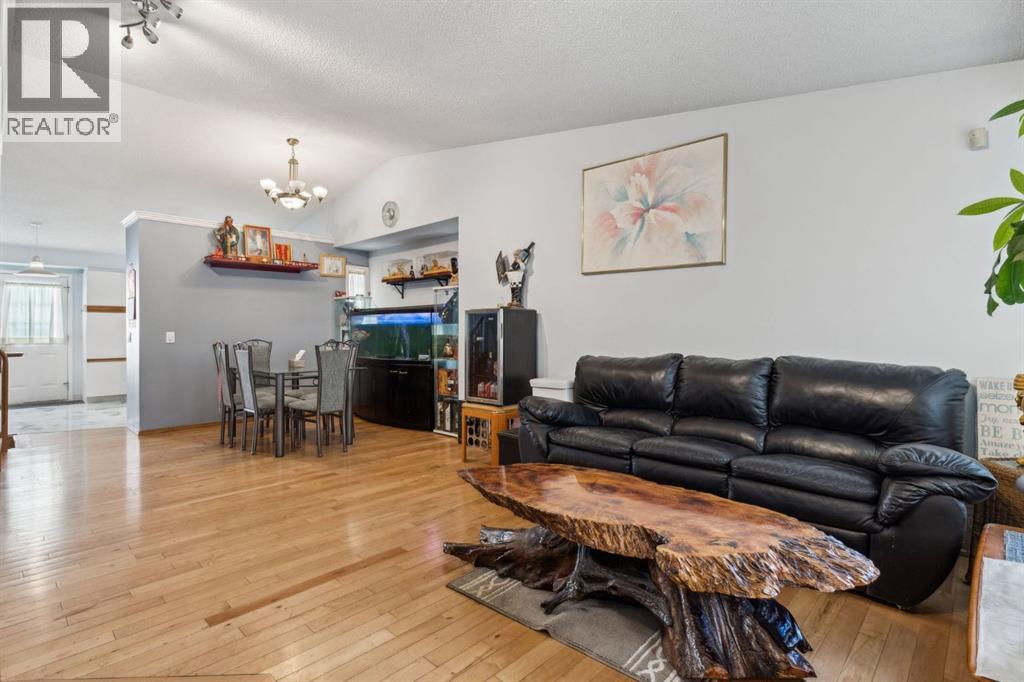 894 Applewood Drive SE