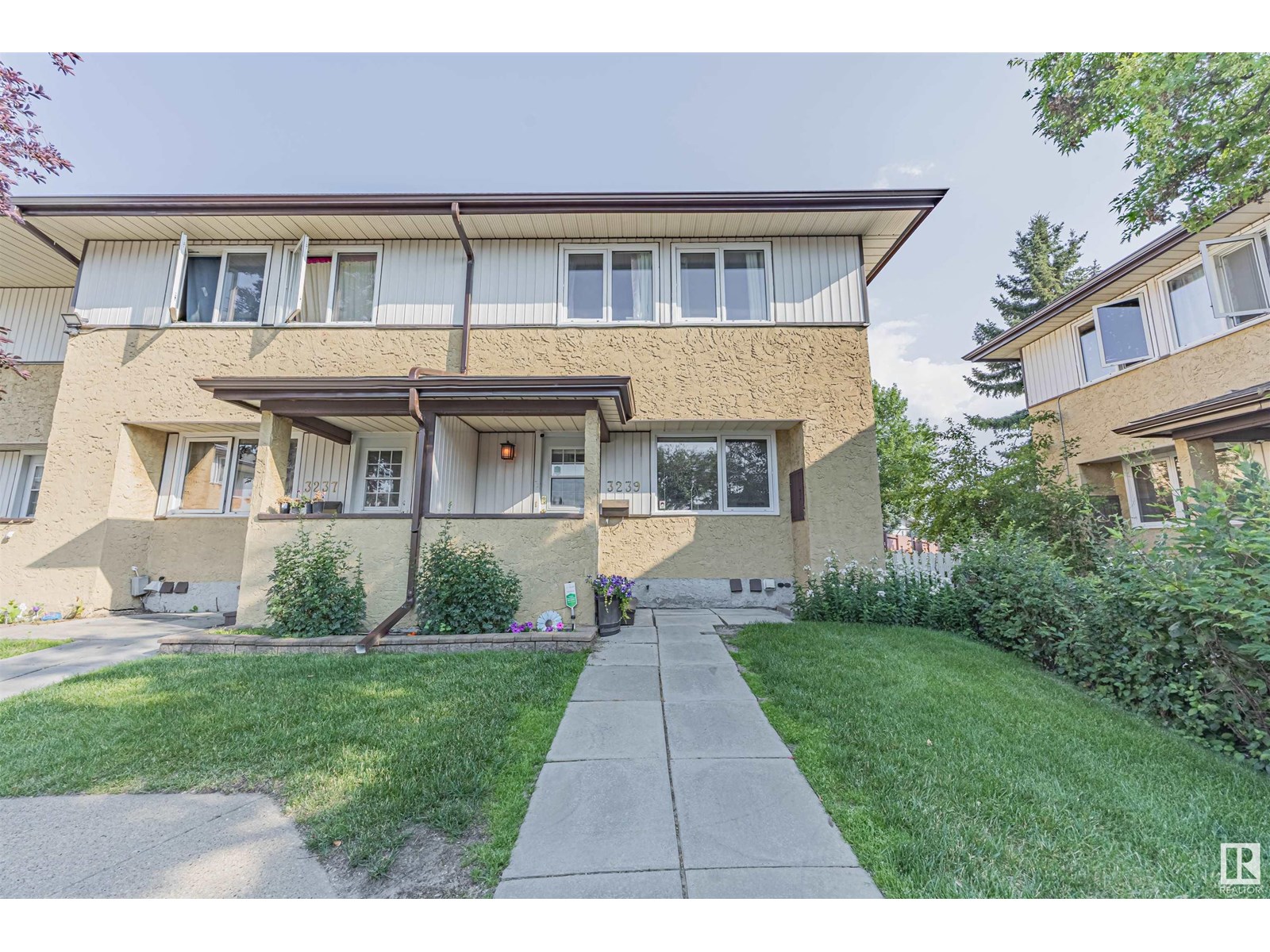 3239 139 AV NW