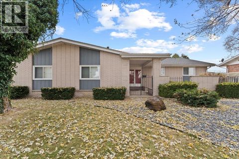 1545 GOLFVIEW LaSalle ON N9V1Z1