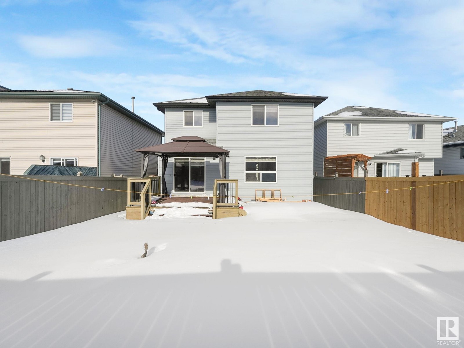 3331 25 AV NW