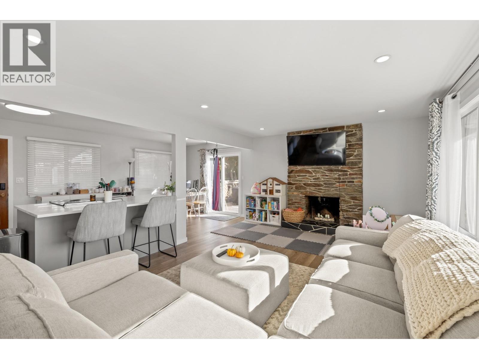 1390 Mountain Avenue