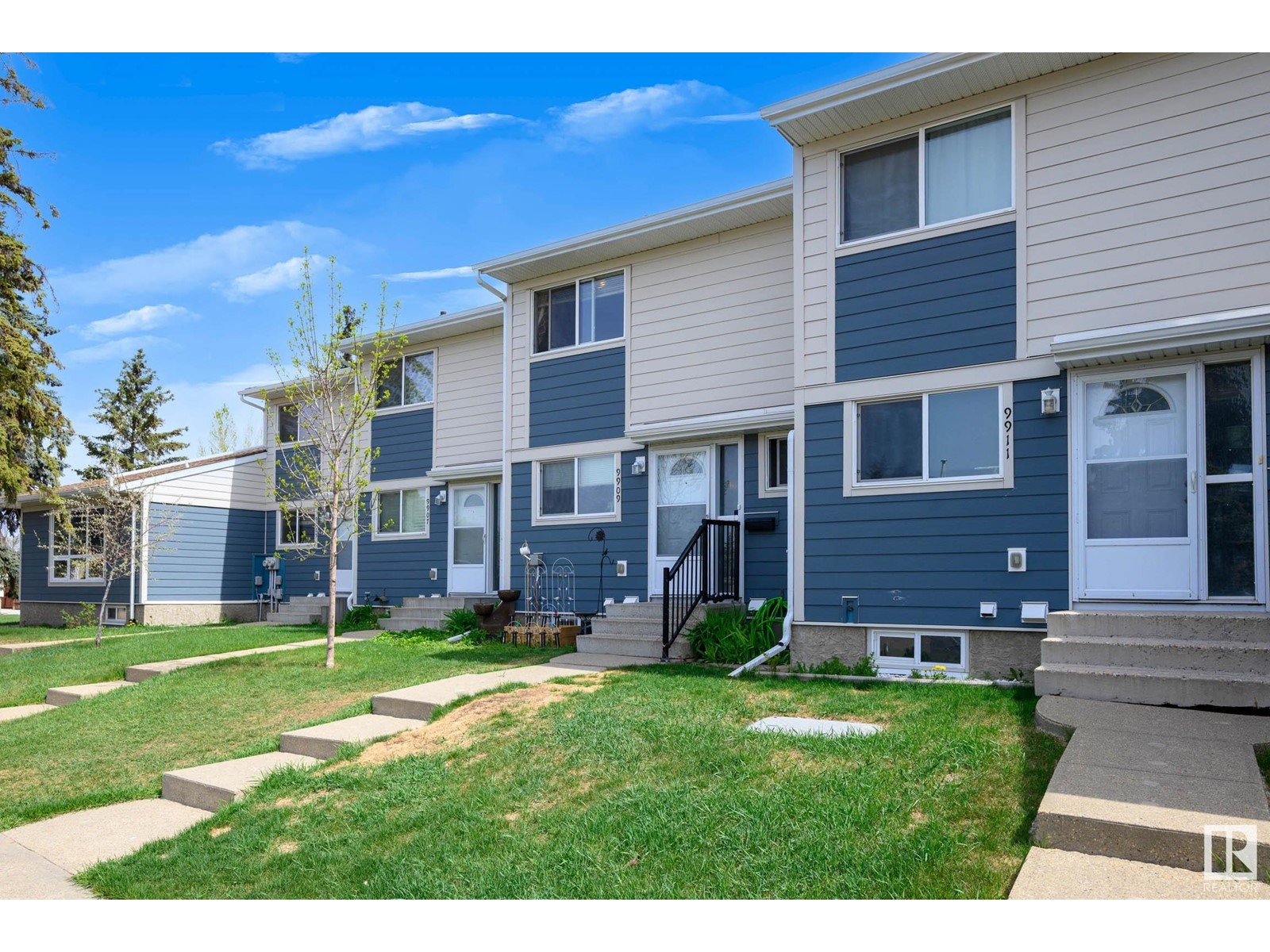 9909 171 AV NW