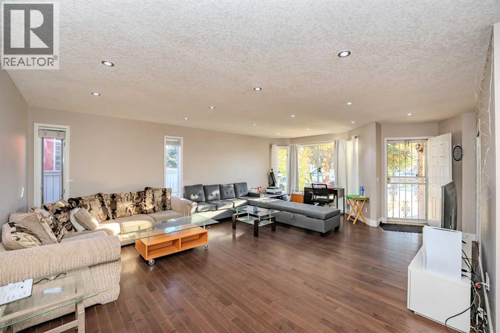 4 Del Ray Crescent NE