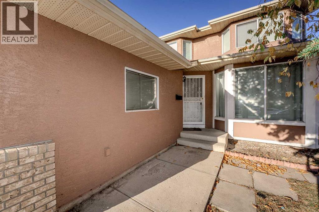 4 Del Ray Crescent NE