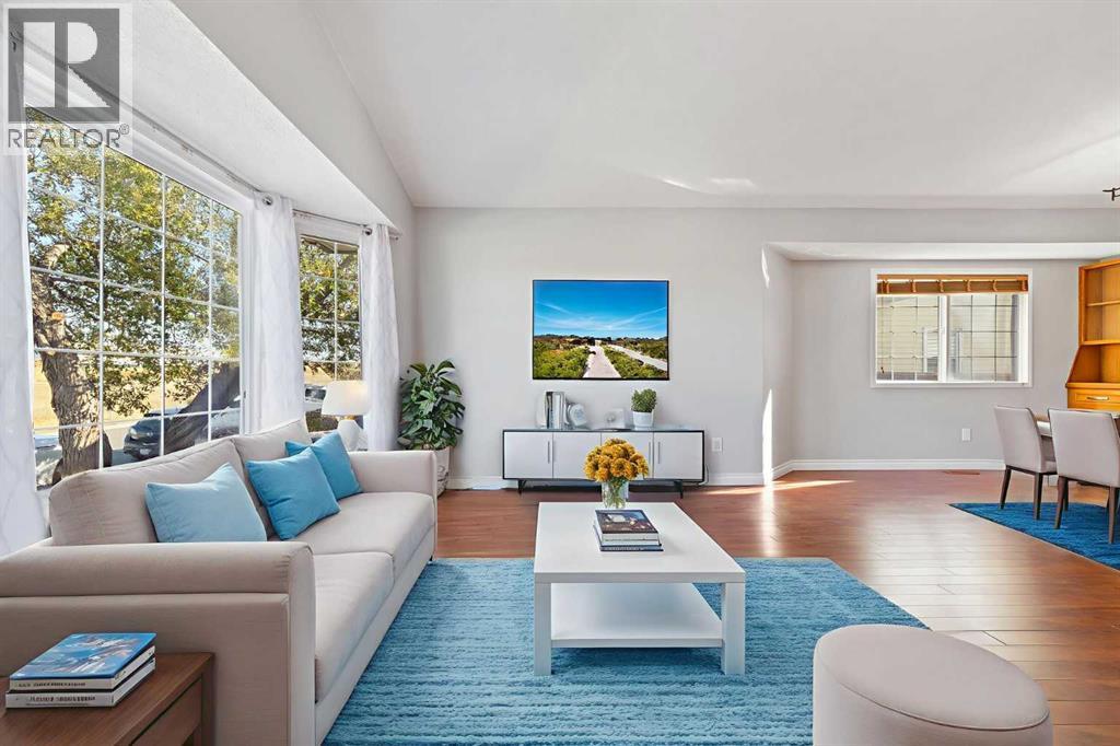 336 Whitworth Way NE