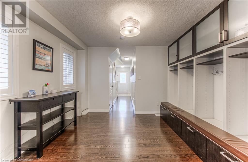 403 MOORLANDS Crescent