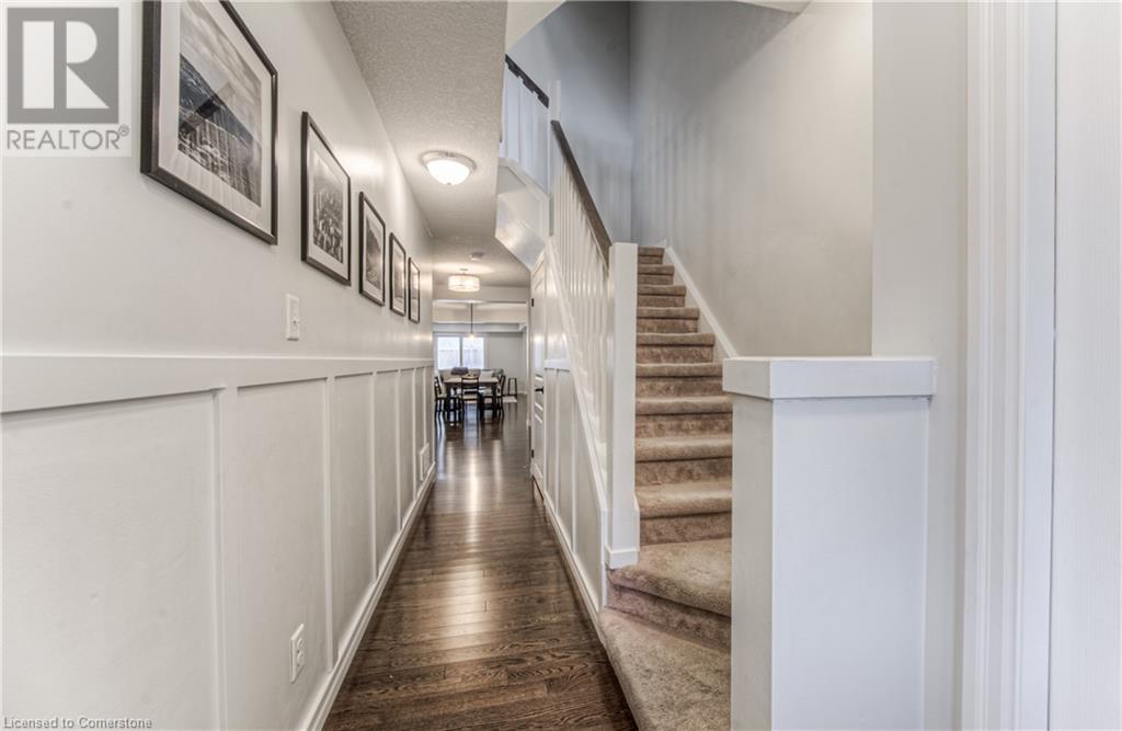 403 MOORLANDS Crescent