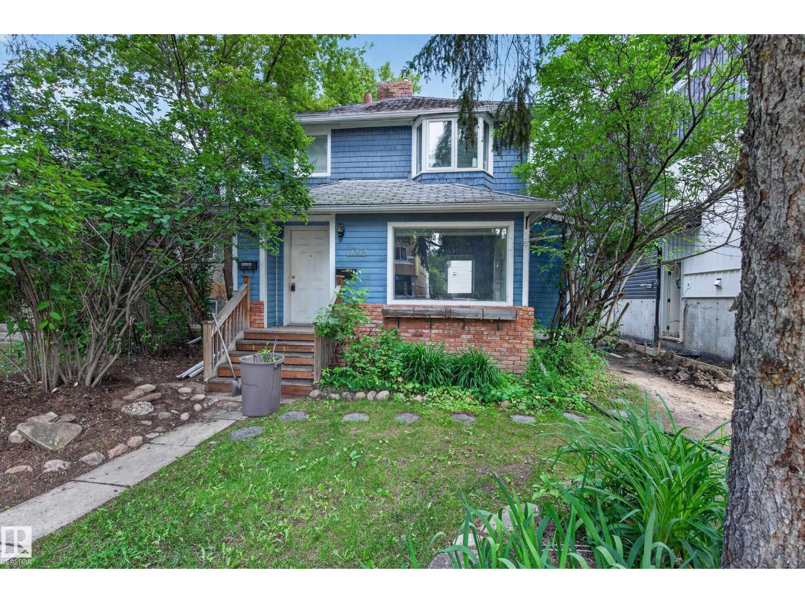 11212 75 AV NW