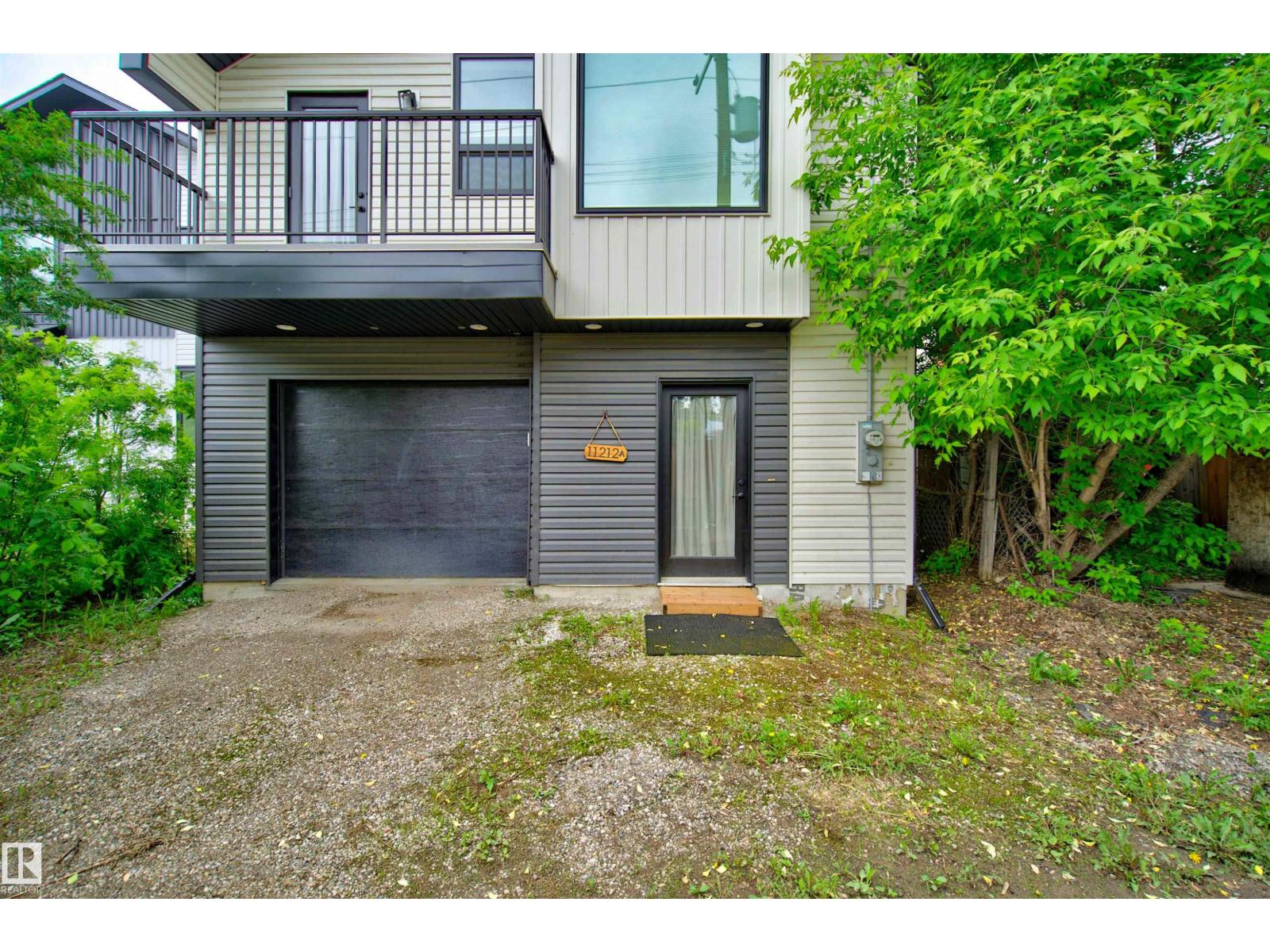 11212 75 AV NW