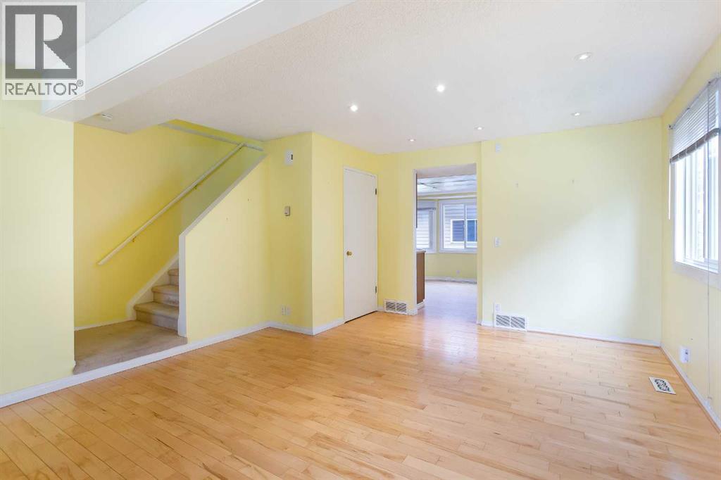 12 Rivervalley Drive SE