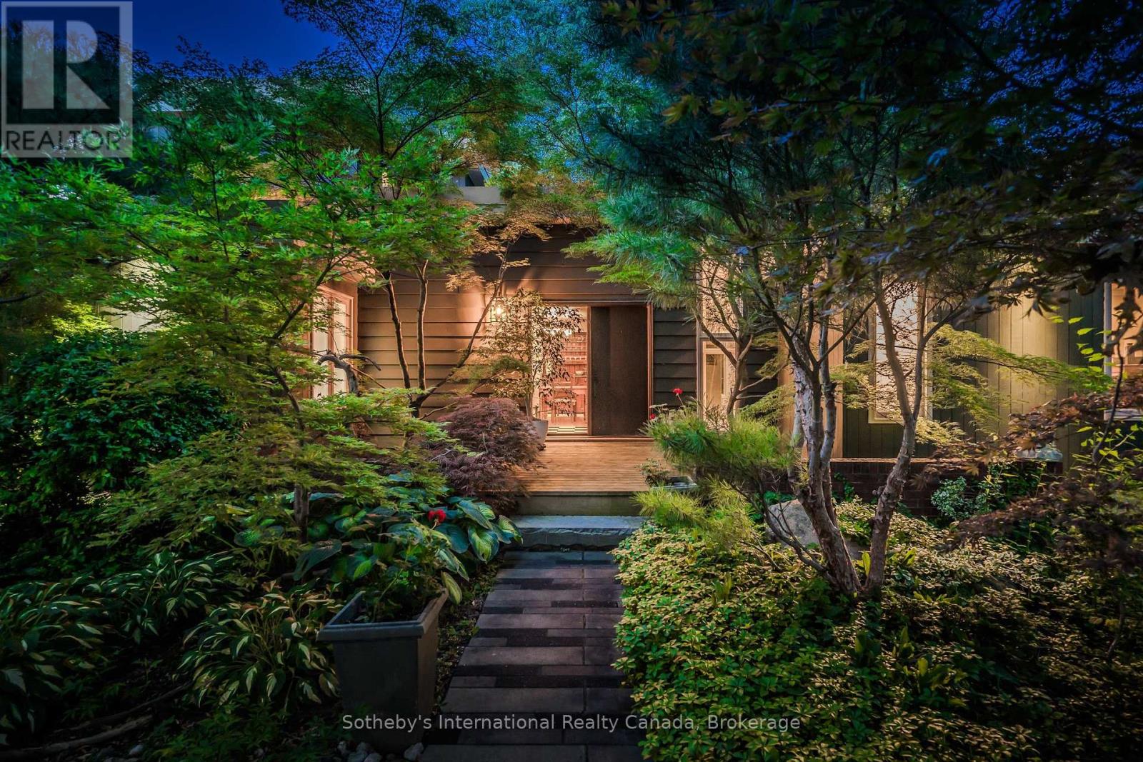 348 BROWNING PLACE