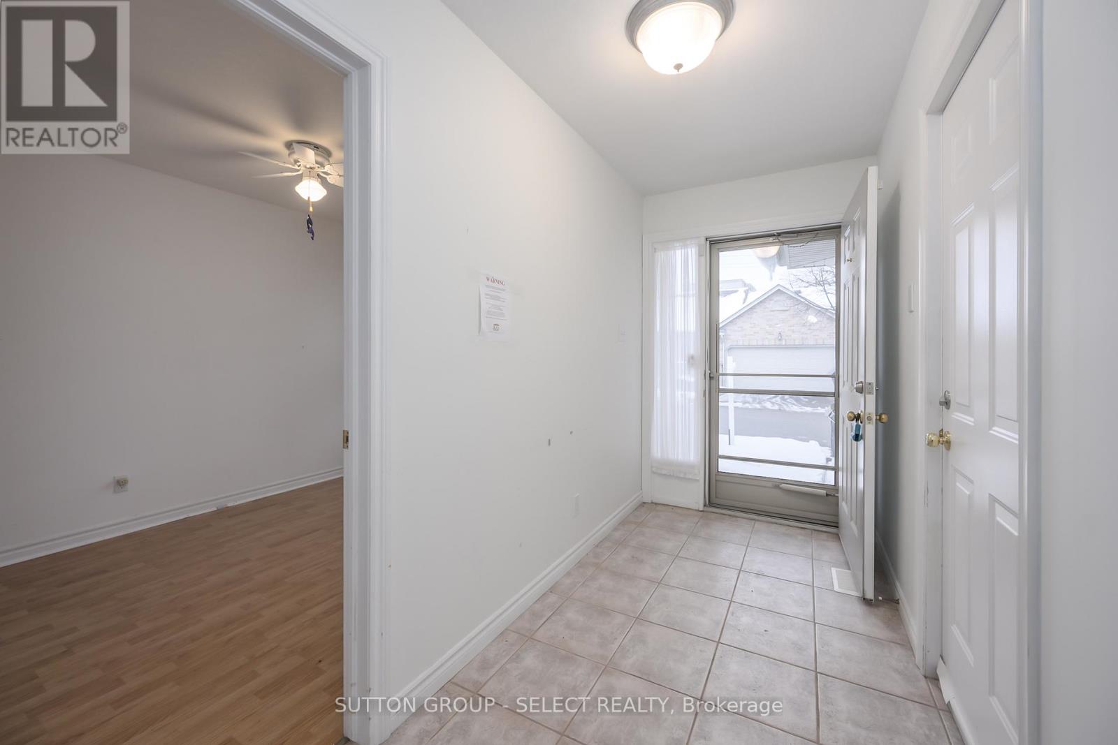 10 - 1241 BEAVERBROOK AVENUE